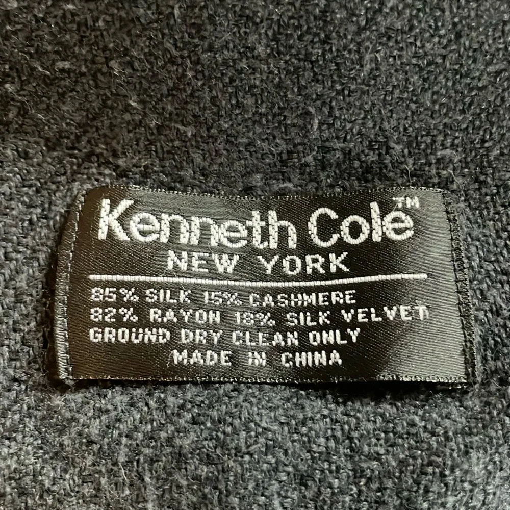 Kenneth Cole New York Silk and Cashmere Velvet Fringe Scarf🖤 - Picture 8 of 9